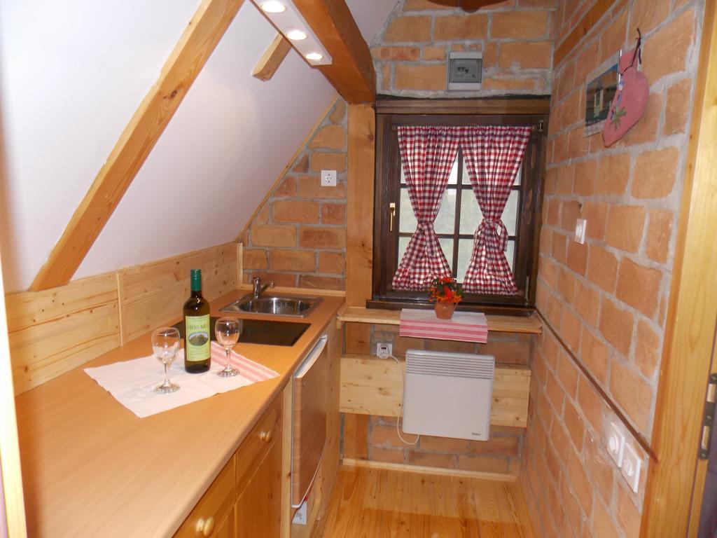 Apartmani Etno Kuca Pod Okicem Samobor Room photo